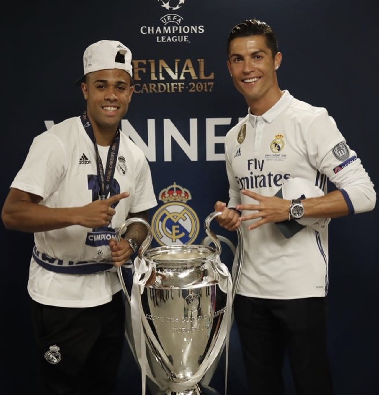 切尔西碾压马德里竞技，迪马利亚惊艳四座