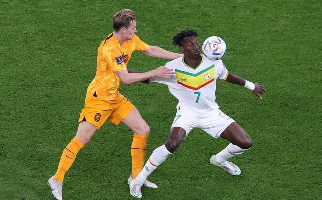 塞内加尔完胜多特蒙德，范戴克关键制胜