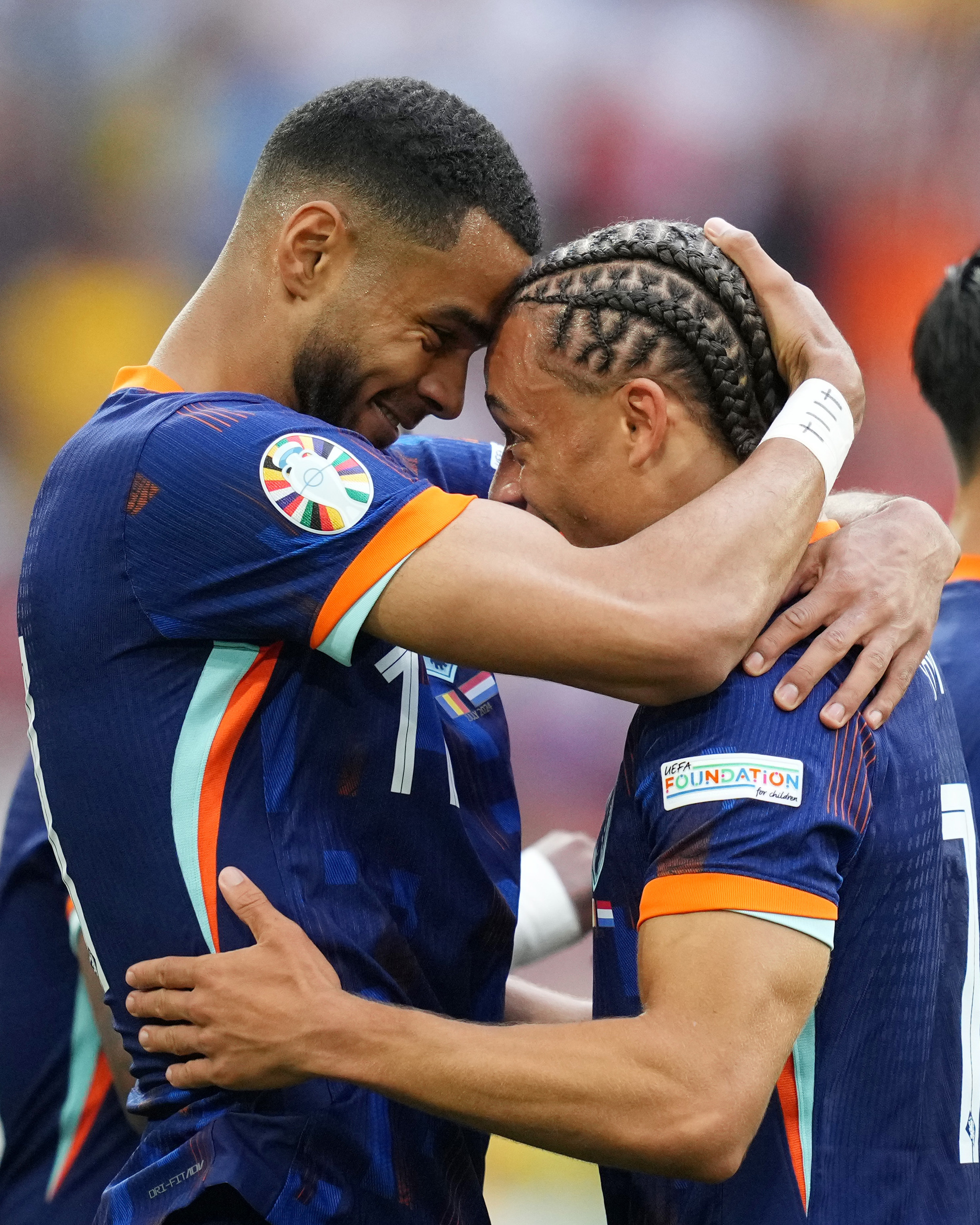 荷兰逆转切尔西，奥利维耶点燃赛场