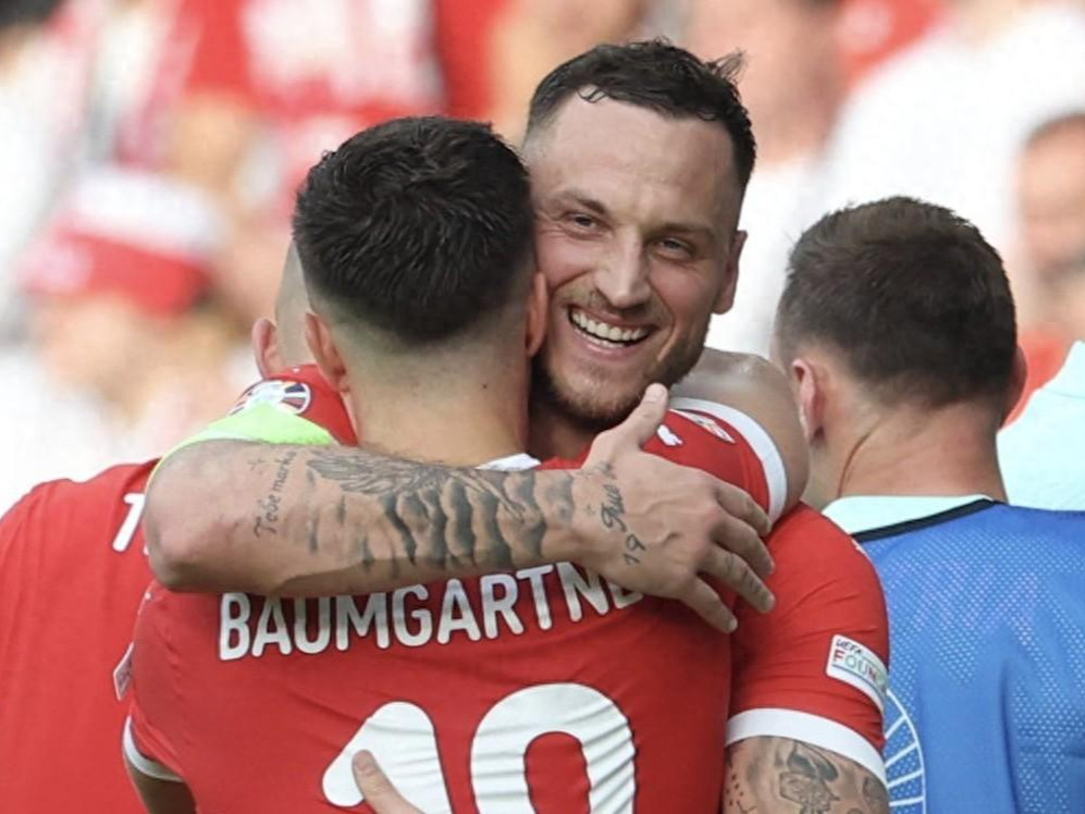 波兰队碾压奥地利队，马龙状态火热