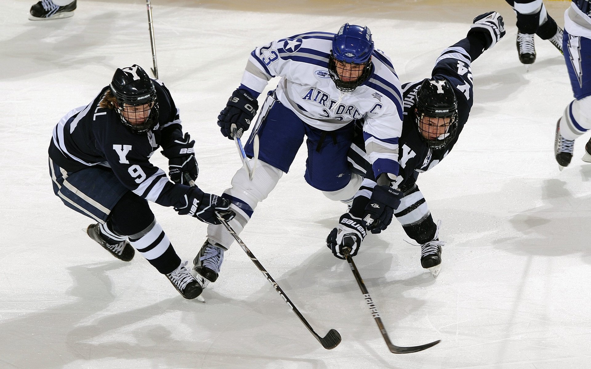 从格子军团到欧洲之巅，克瓦拉茨赫利亚如何以克罗地亚式坚韧接管欧冠半决赛