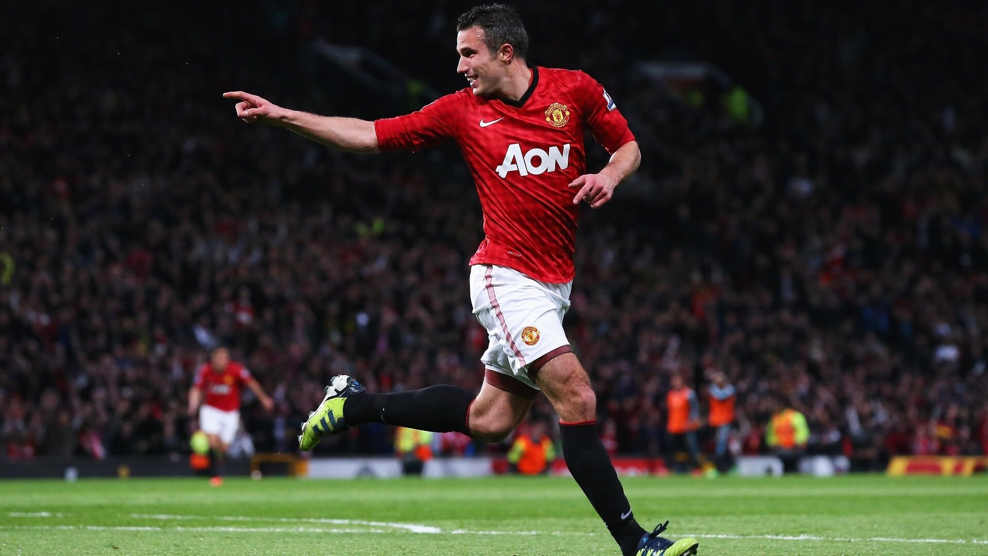 赛道与绿茵场的双重奏，F1新赛季揭幕战与荷兰横扫国际米兰的启示